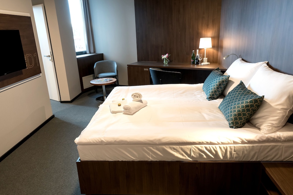 Hotel D1 16/64