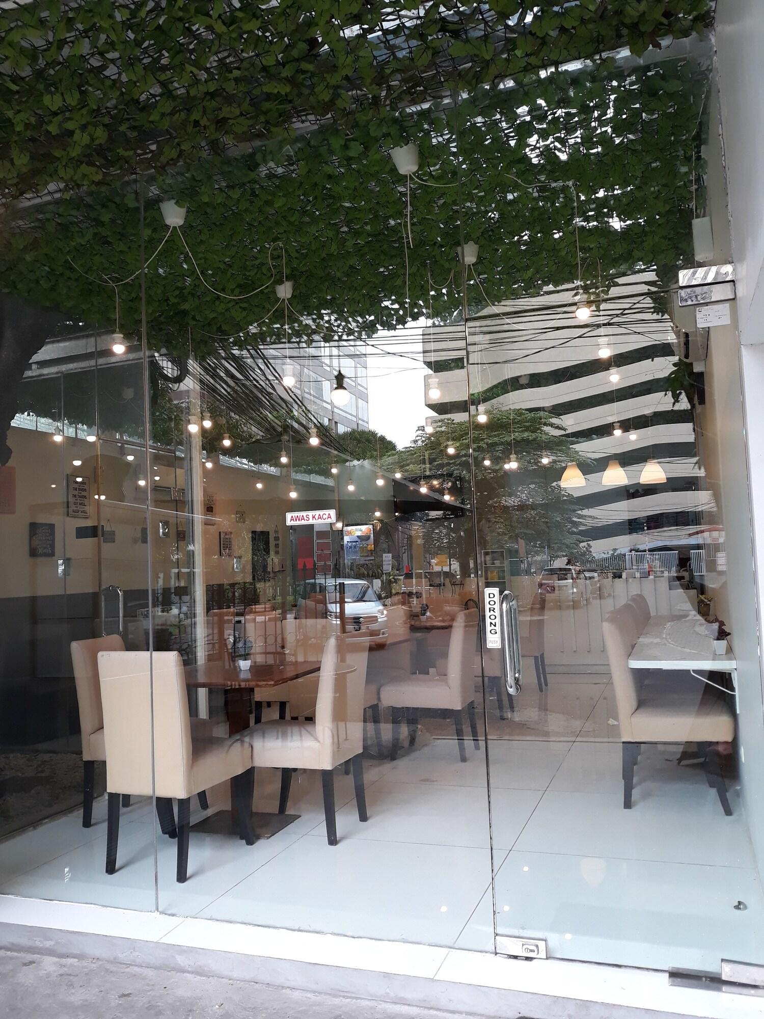 Menteng House 2/38
