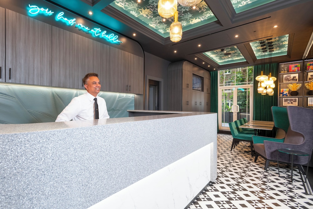 Brit Hotels Earls Court 11/54