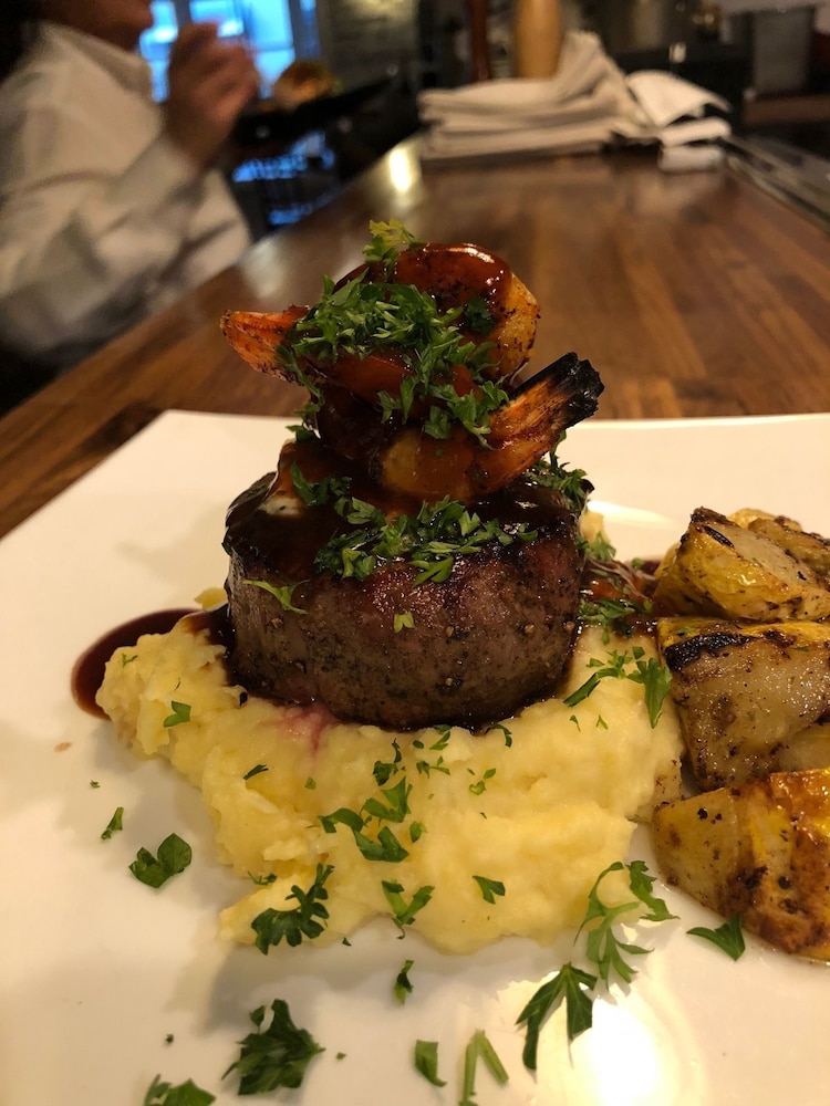 Glen Ellen Inn 42/62