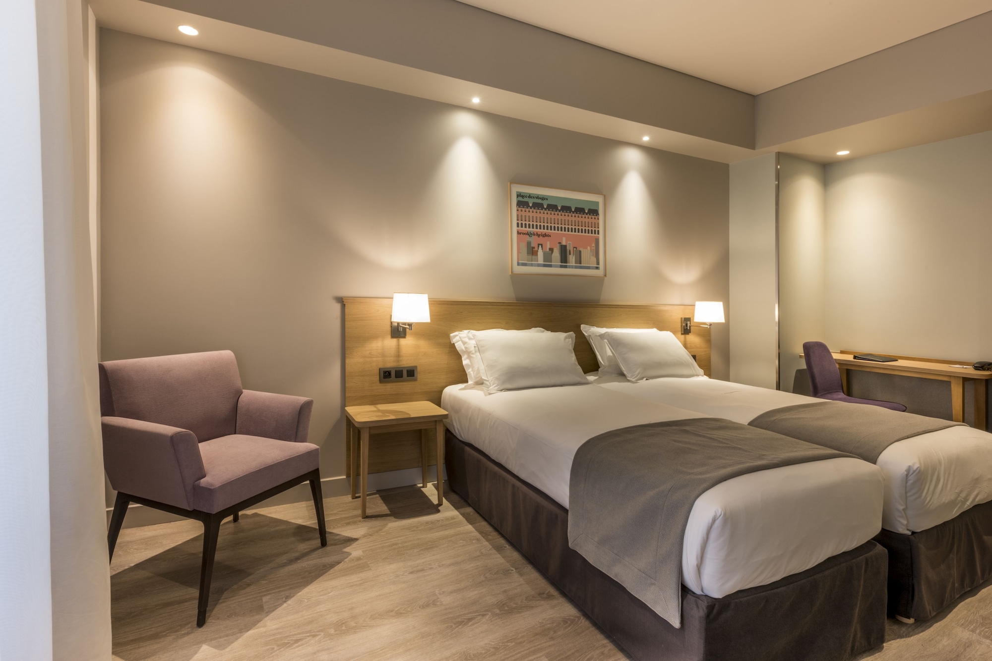 JUNIOR SUITE, QUEEN BED, SOFA