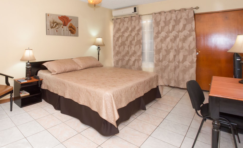 Hotel Tropico Inn 17/48