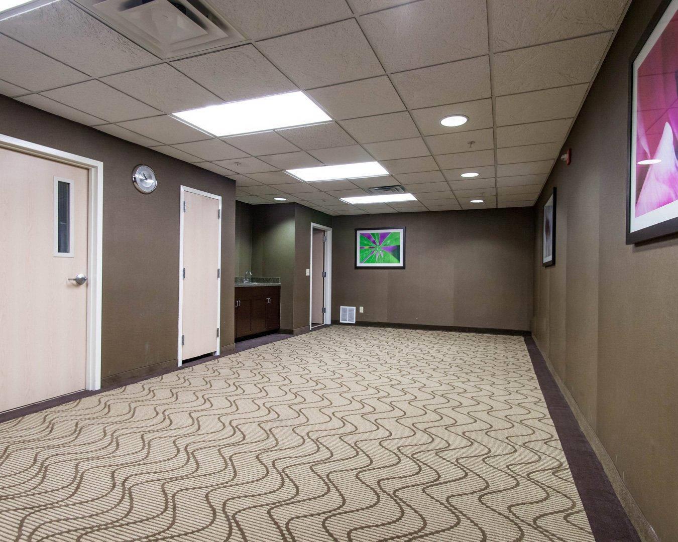 Comfort Suites Tulsa Central 8/37