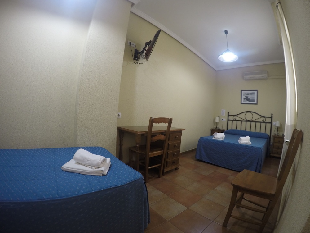 Hostal El Pilar 54/68