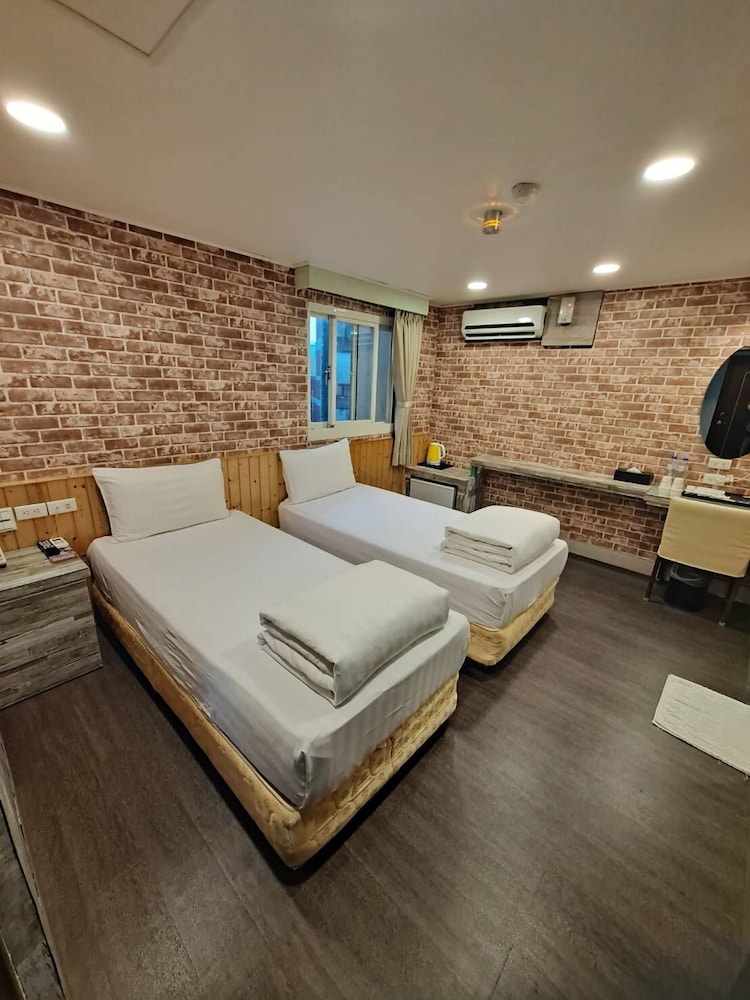 Bin City Hotel 39/50