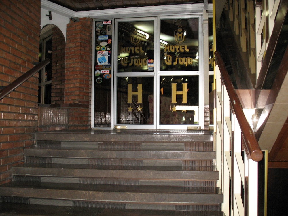 HOTEL LA JOYA 10/42
