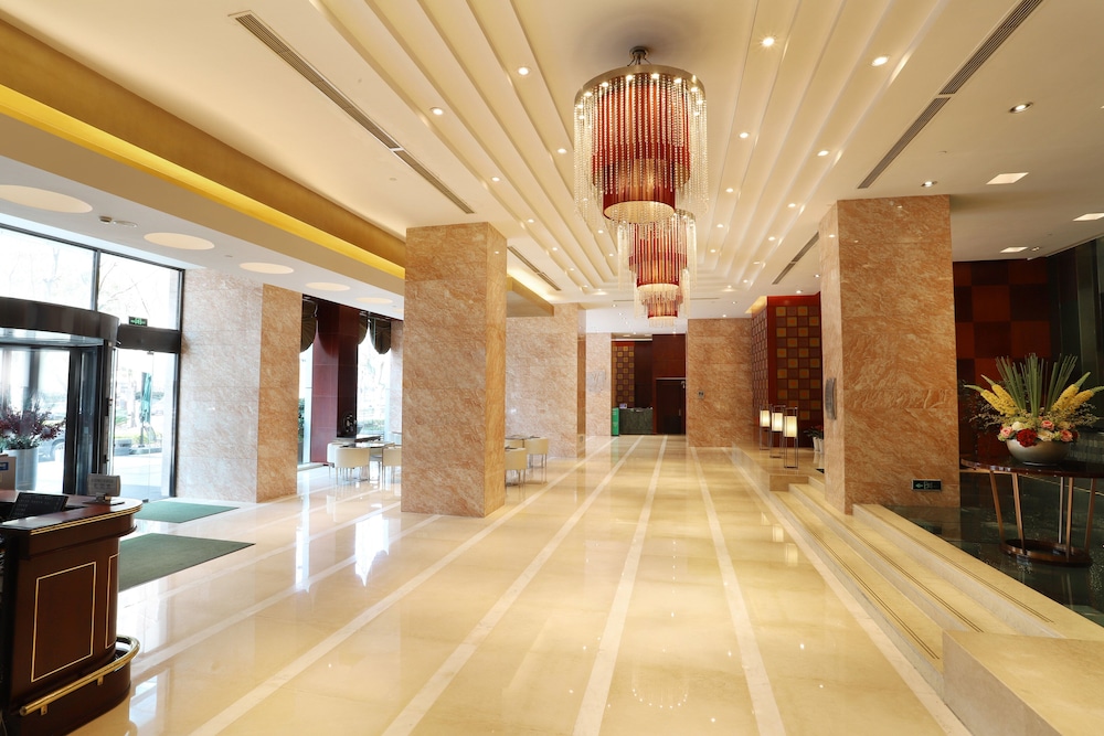 Holiday Inn Shanghai Pudong Nanpu 9/76