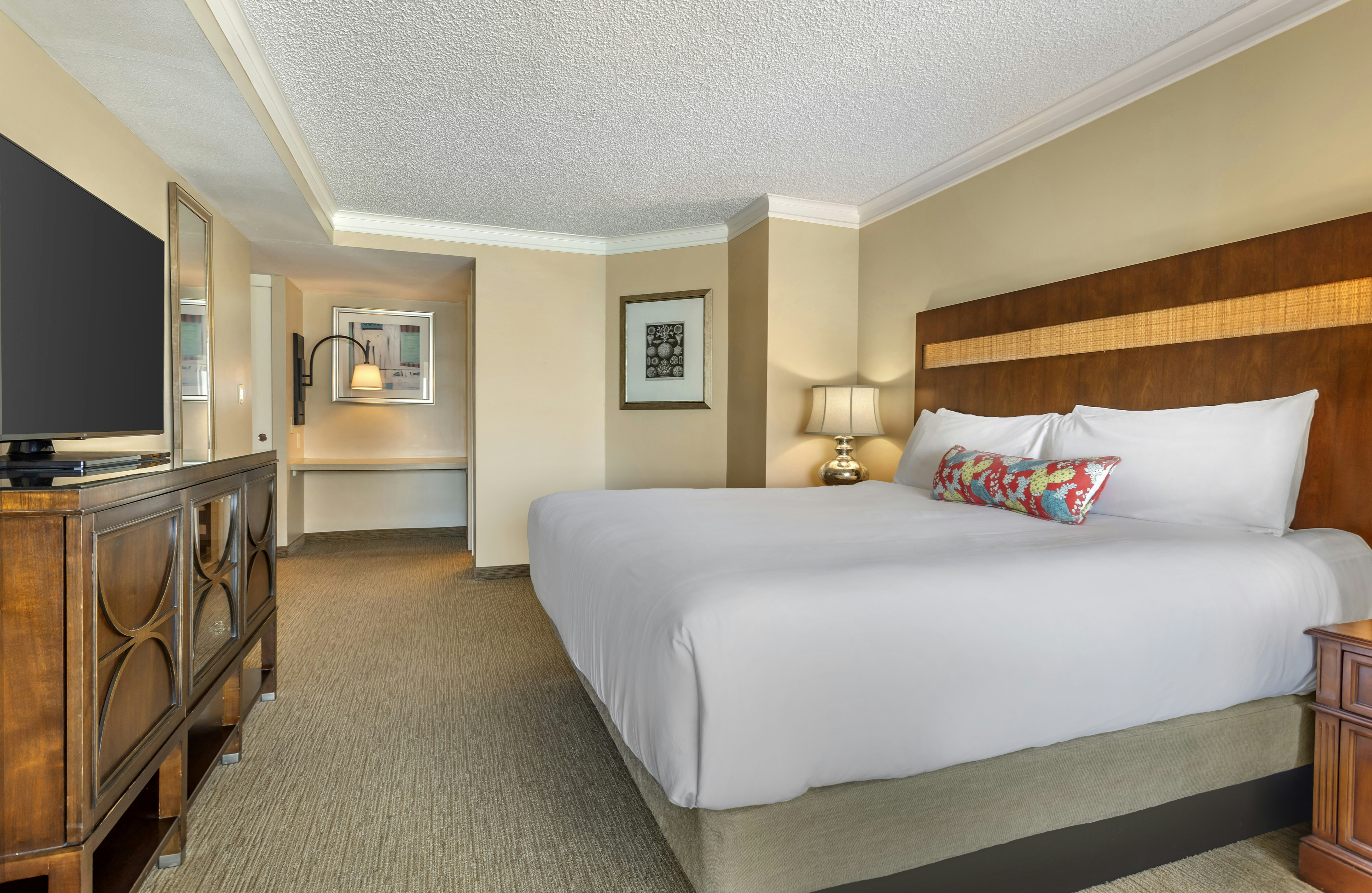 Suite, King Bed, Bay View