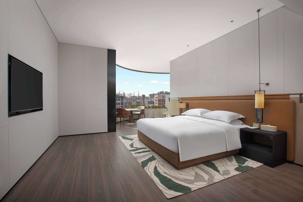 Wyndham Garden Xiangyang Xiangzhou 8/18