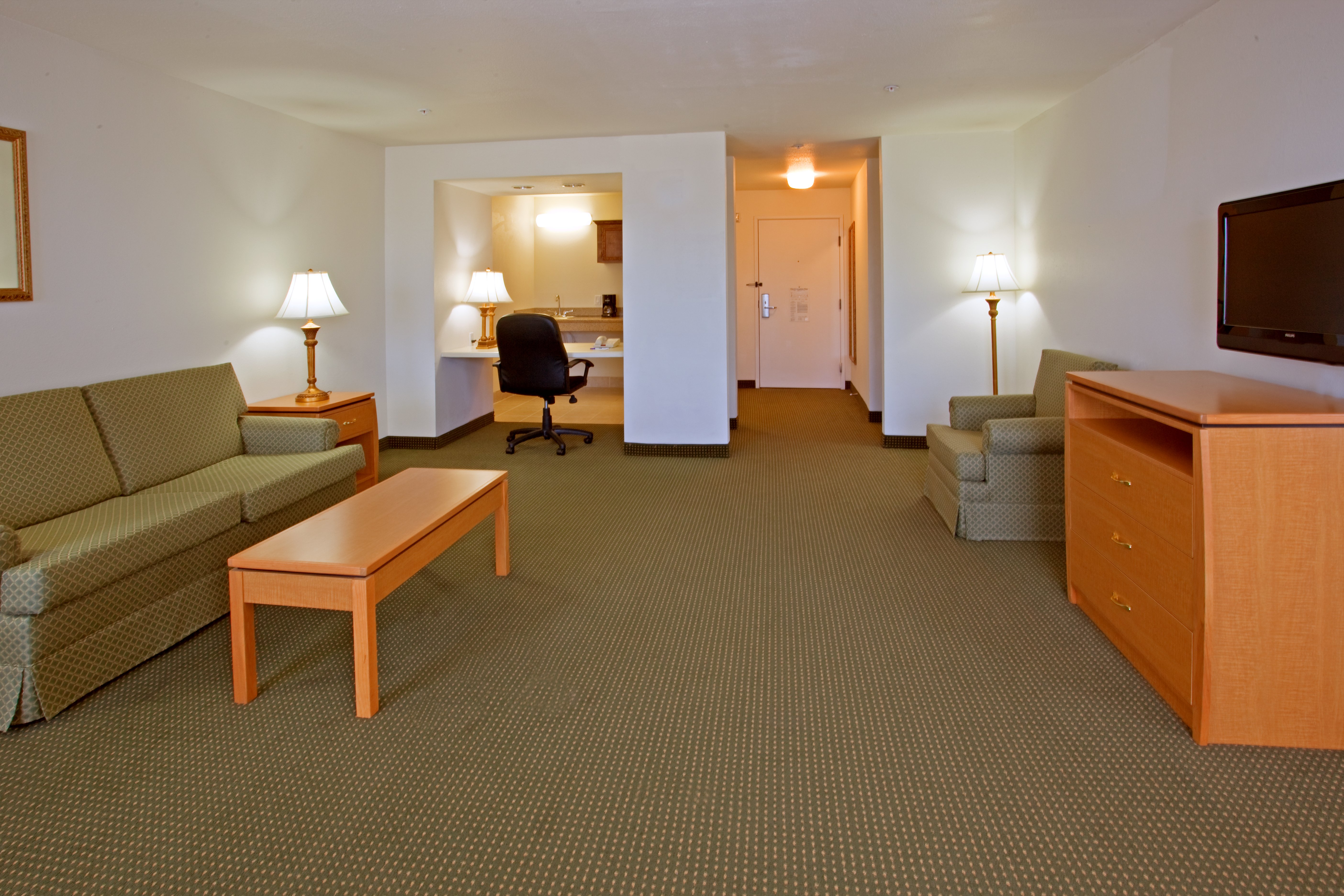 Holiday Inn Express Hotel Suites Columbus 17/24