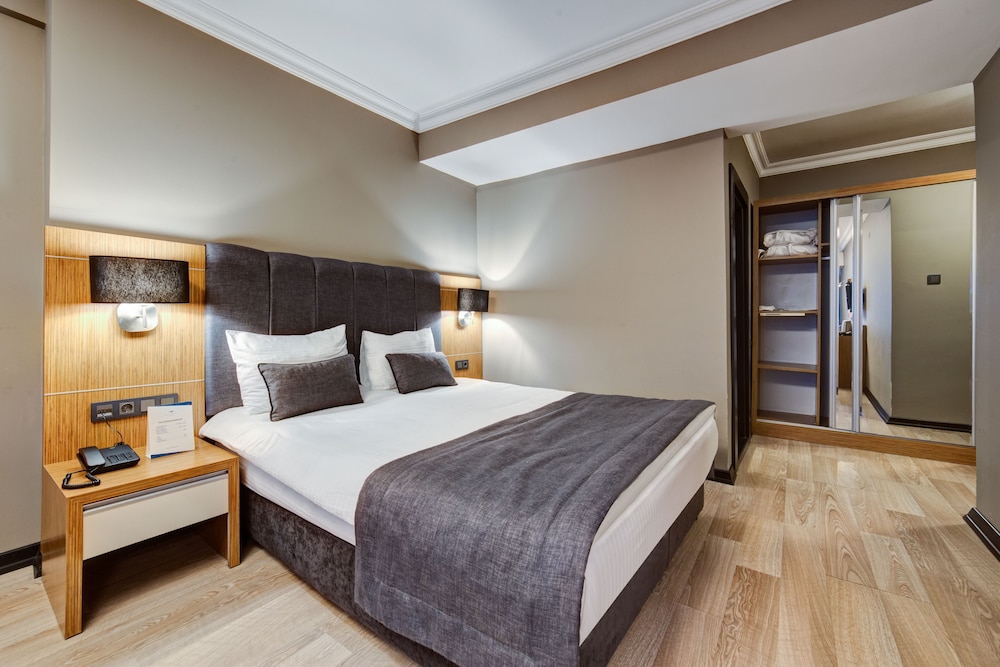 Sahil Marti Hotel 18/72