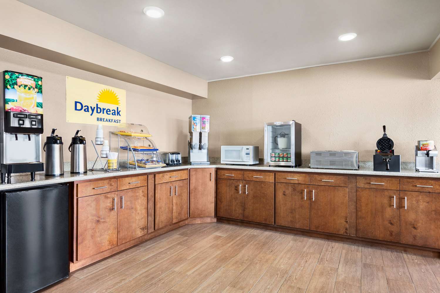 Days Inn by Wyndham Paris 9/68
