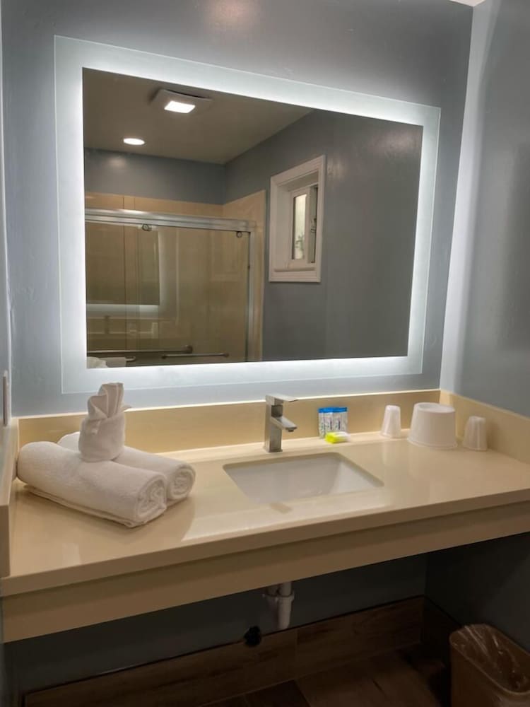 Blue Seal Inn 29/34