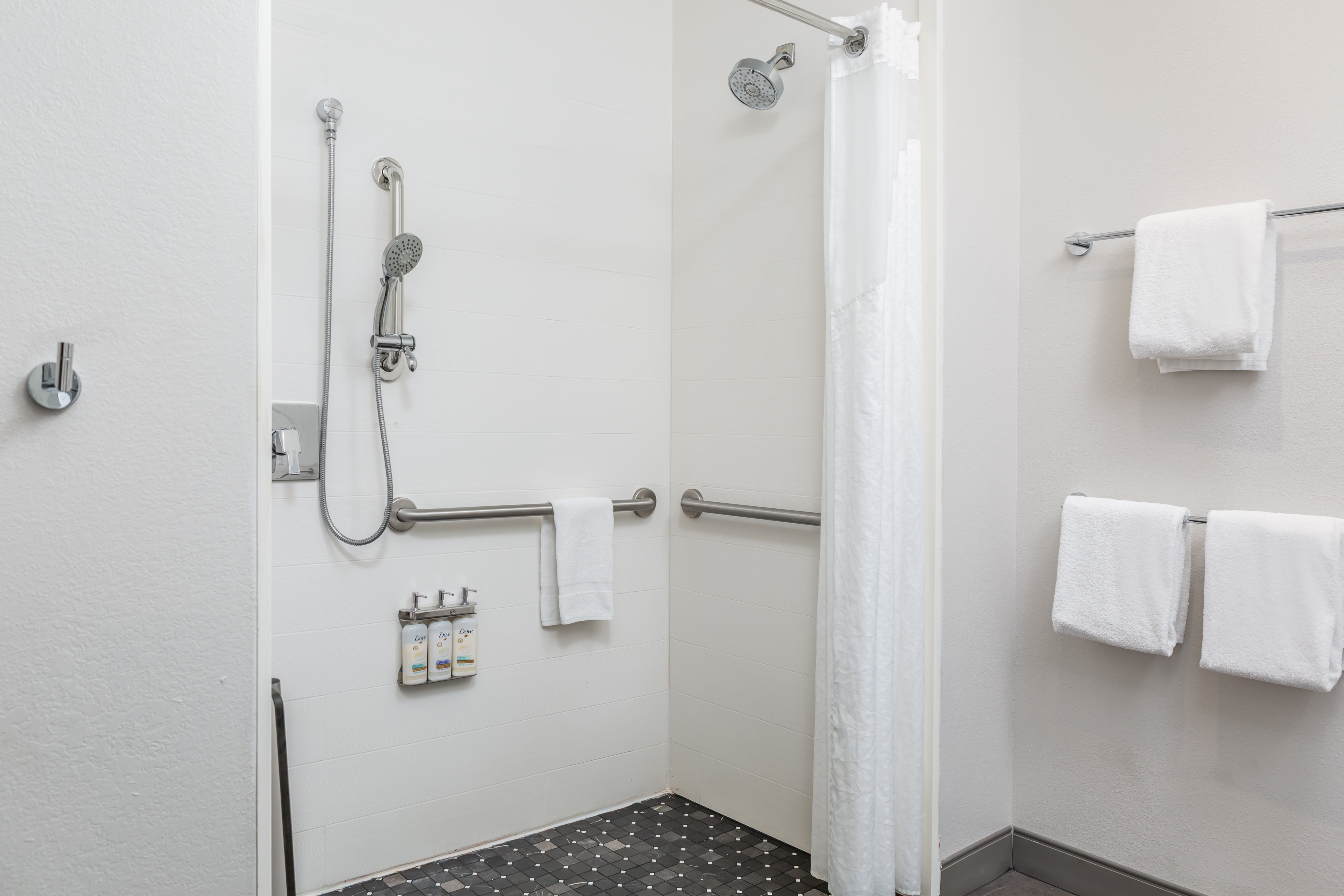 Holiday Inn Express and Suites Dry Ridge 62/63