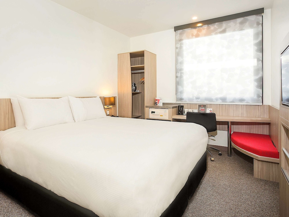 Ibis Mackay 11/67