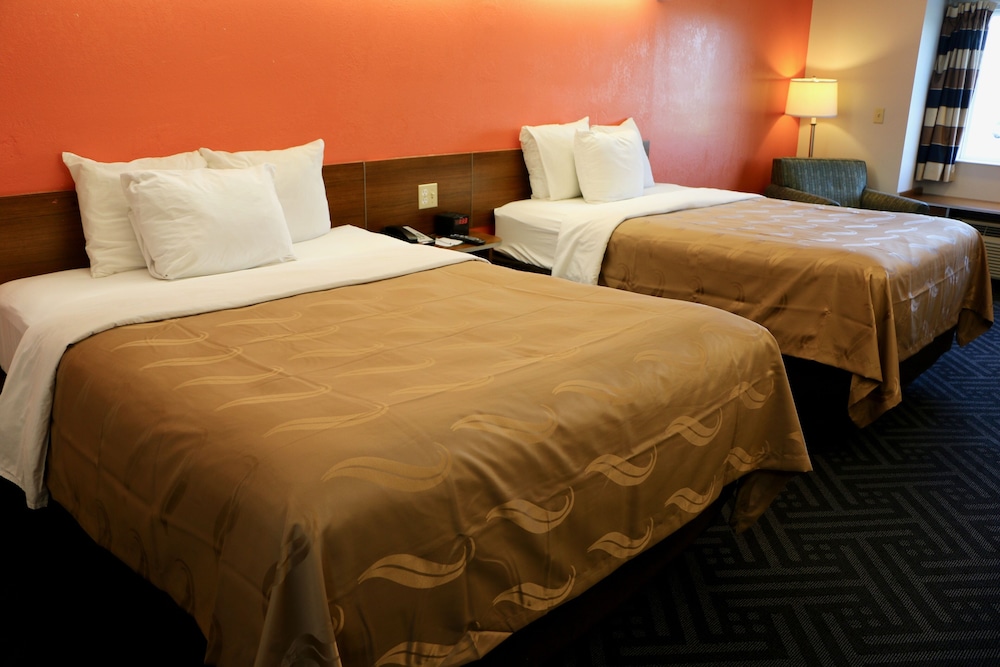 Quality Inn and Suites Watertown Fort Drum 16/50