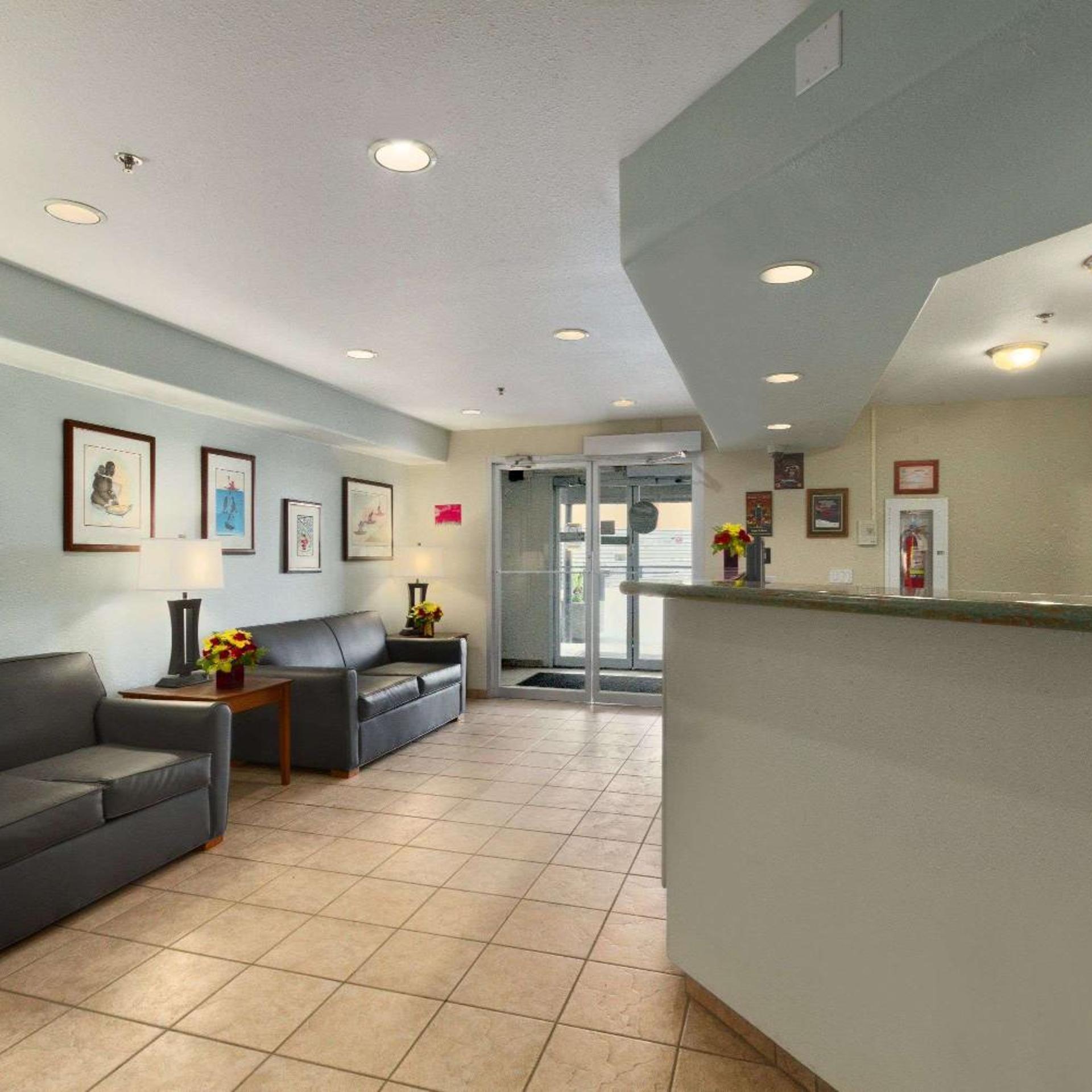 Super 8 by Wyndham Yellowknife 8/39
