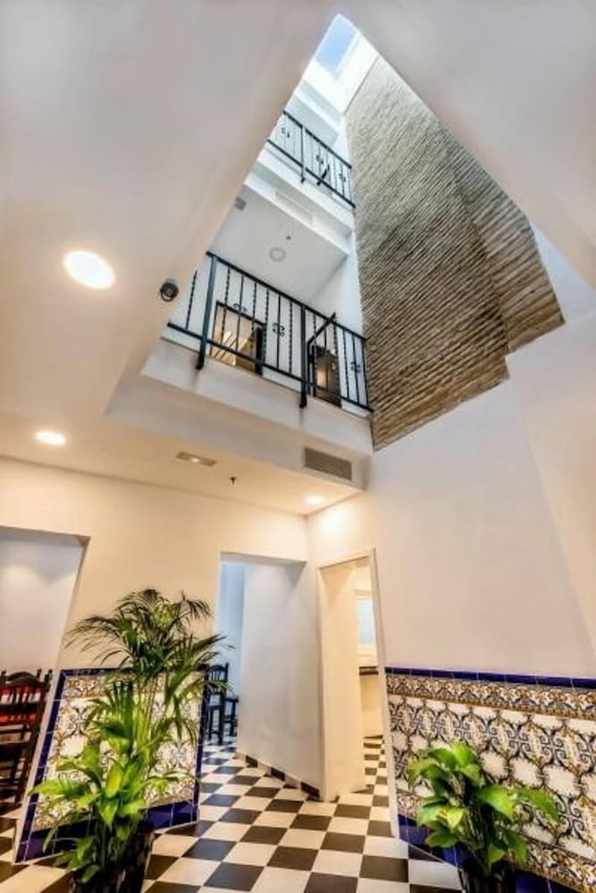 Hostel A2c - Adults Only 4/45