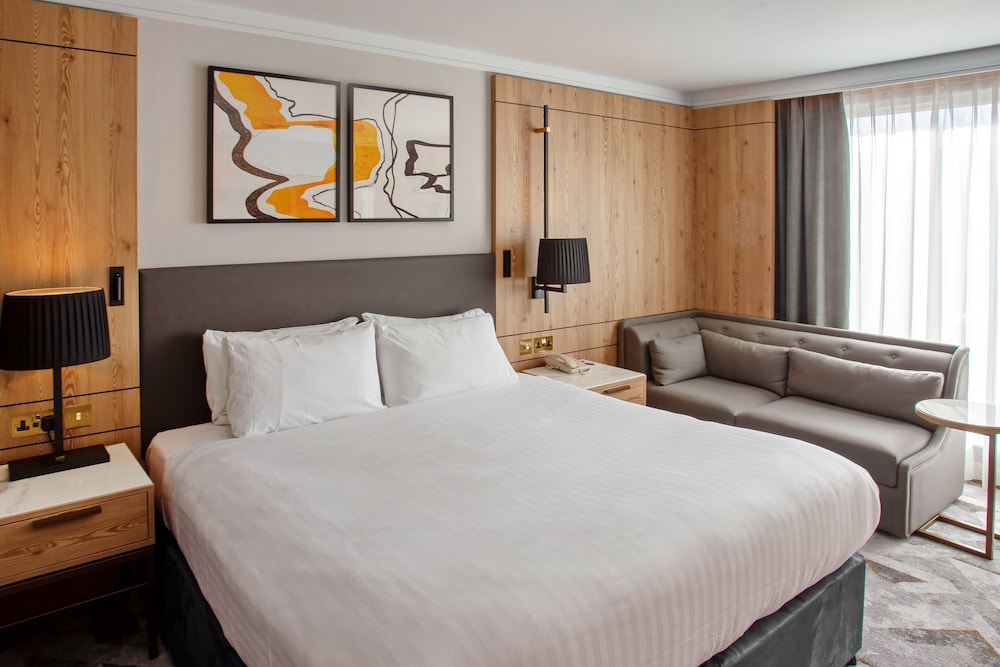 Crowne Plaza Marlow 11/74