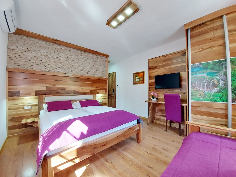 Plitvice Ethno House 3/24