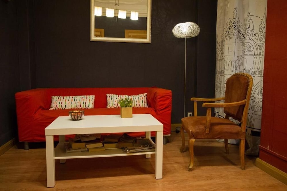 RUSSAFA YOUTH HOSTEL 43/54
