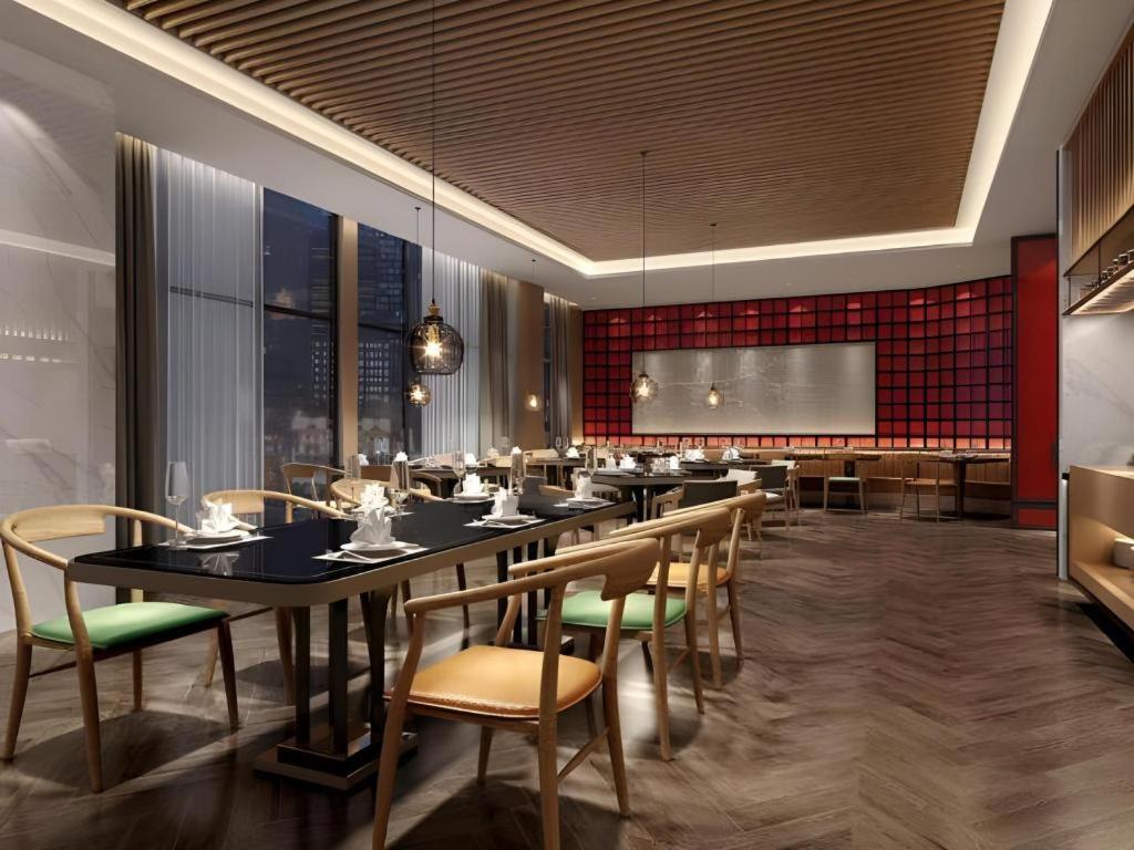 Metropolo Jinjiang Hotel ((Shangri-La Songzanlin Temple) 54/60