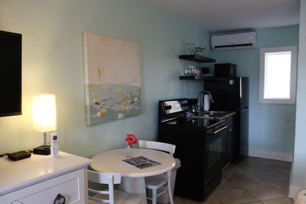 Lorelei Resort Motel 49/69
