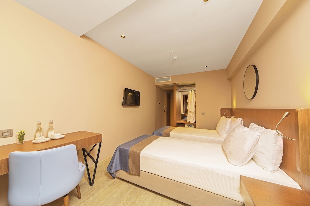 Redmont Hotel Nisantasi 16/70