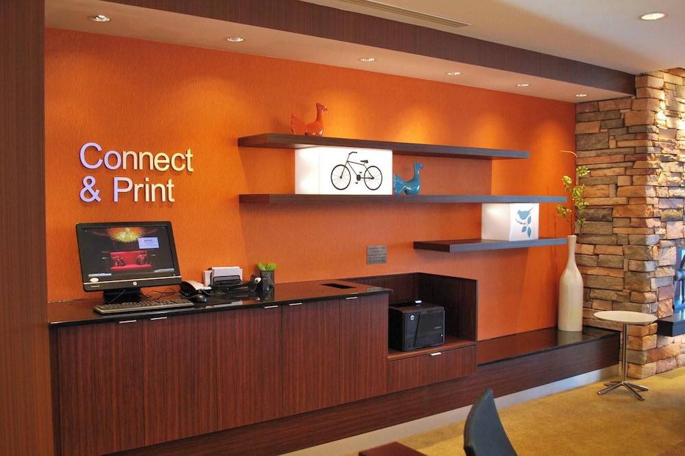 Fairfield Inn Suites Springfield Northampton Amherst 10/52