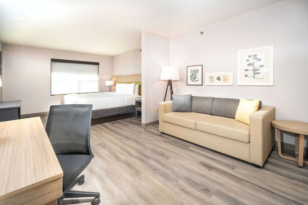 Country Inn and Suites by Radisson Stone Mountain GA 18/48