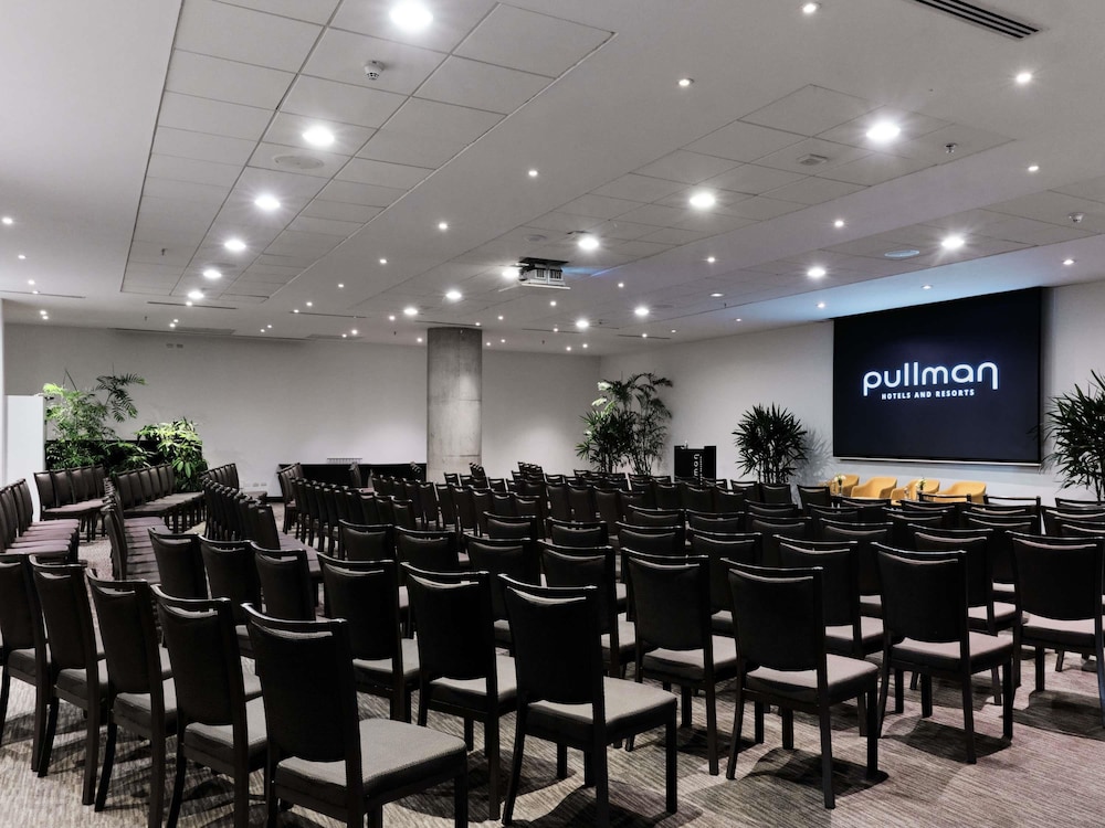 Pullman Lima San Isidro 43/49