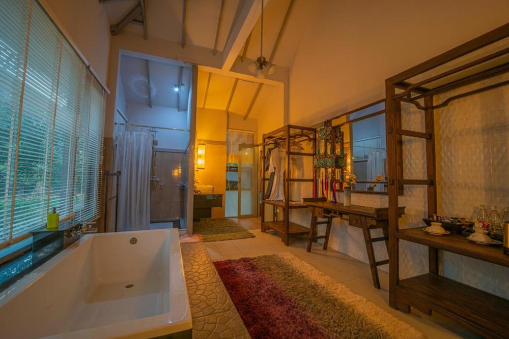 Baan Suan Residence 61/79