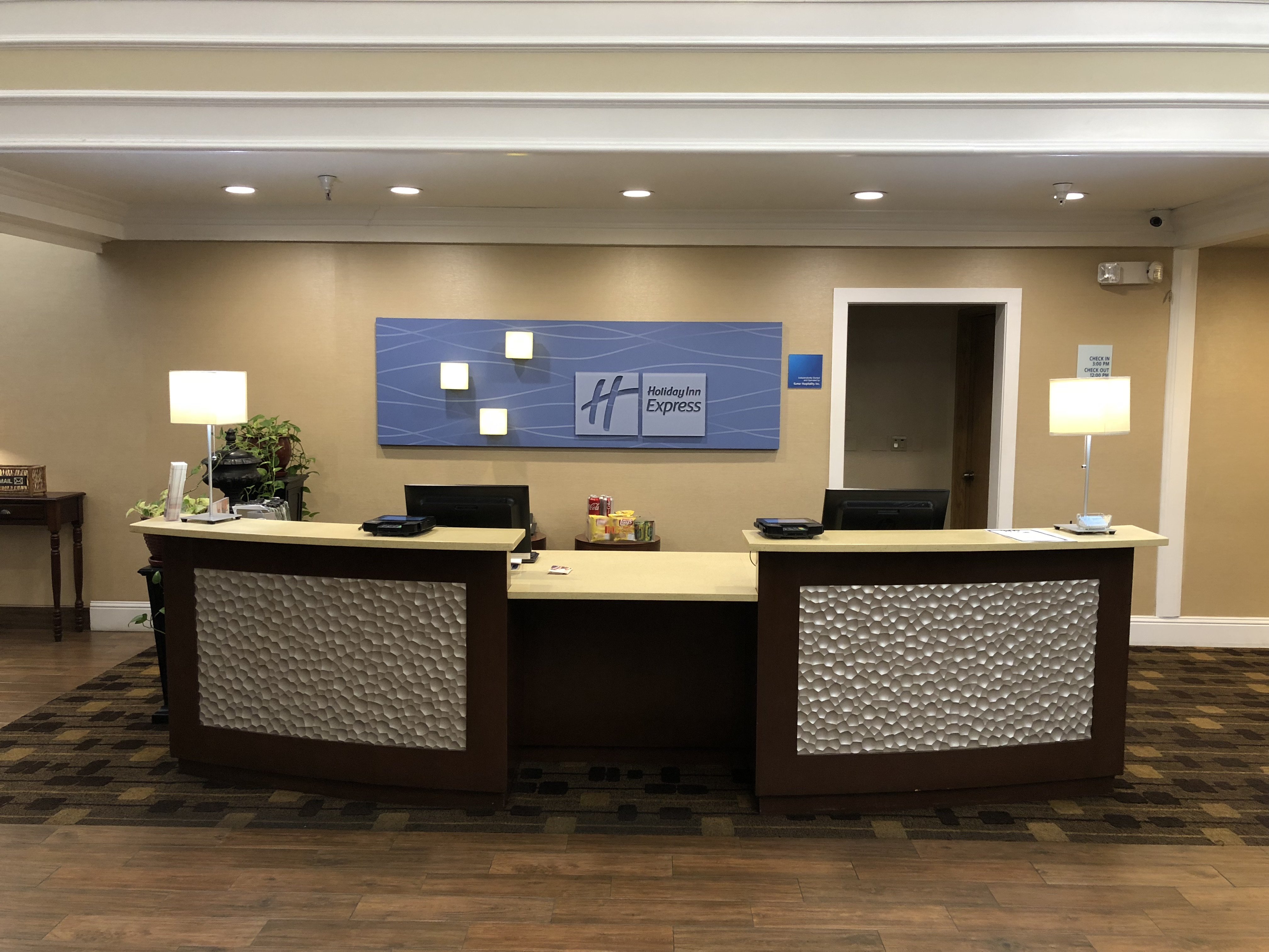 Holiday Inn Express Hotel & Suites Corning 10/45