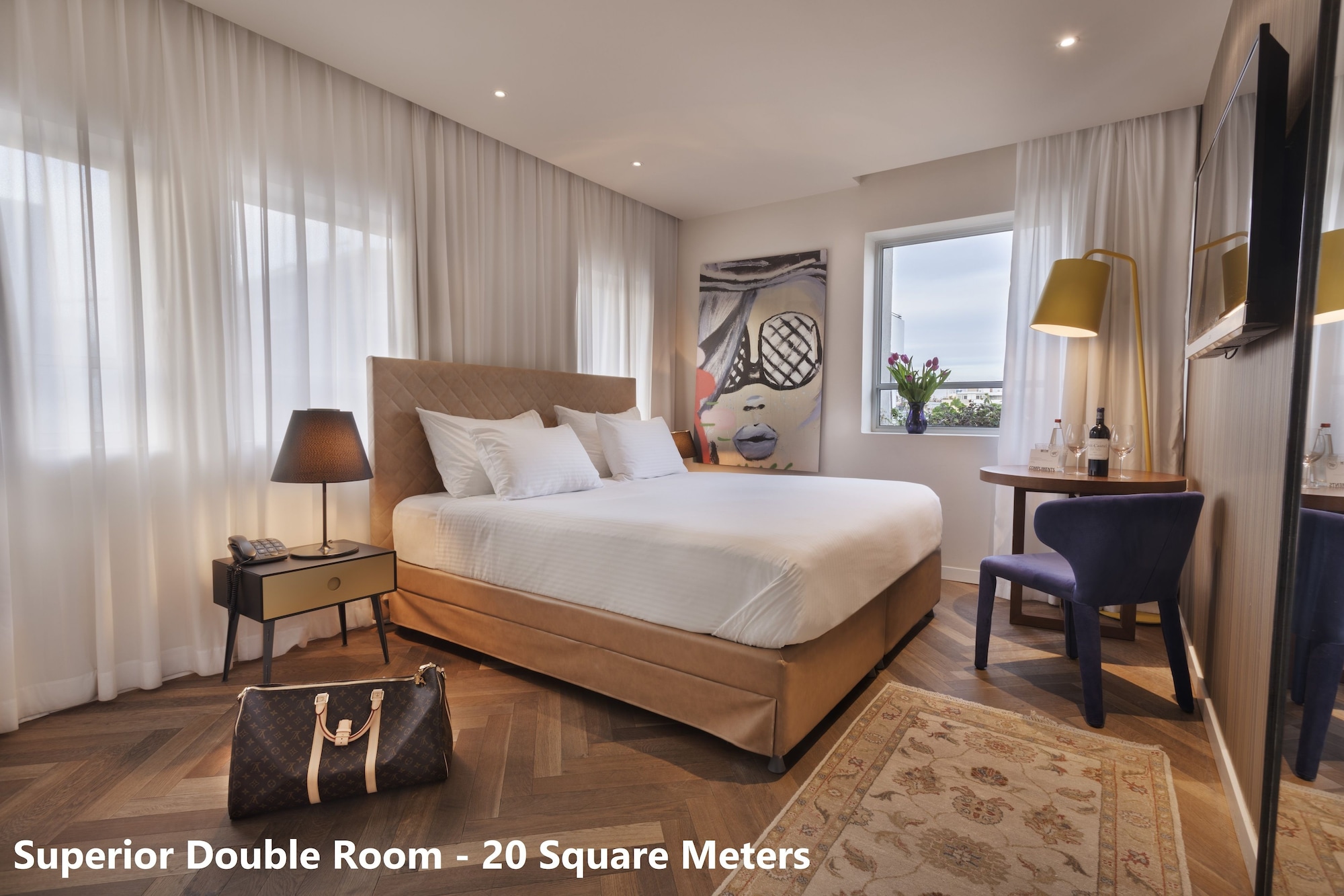 SUPERIOR, DOUBLE OR TWIN BED