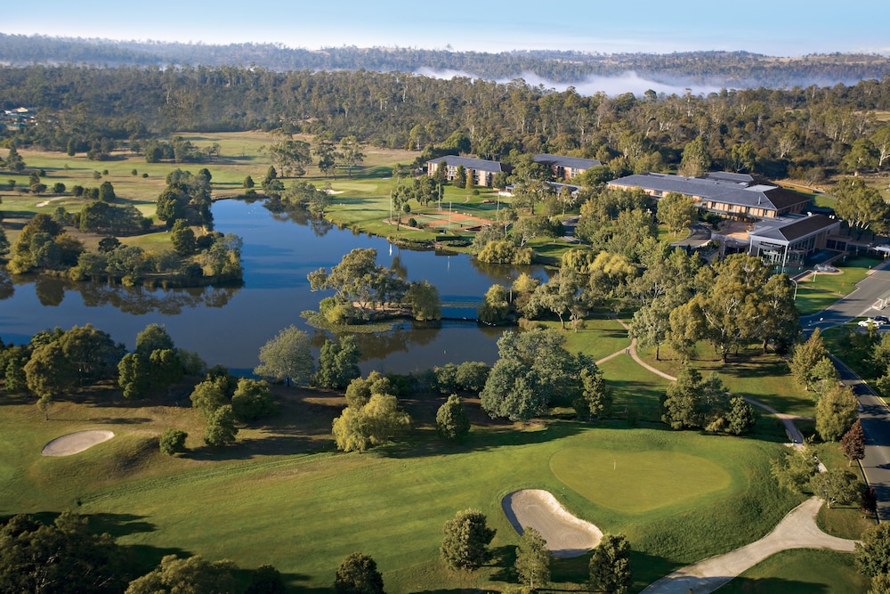 Country Club Tasmania 35/67