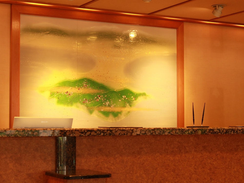 Hanabishi Hotel 68/70
