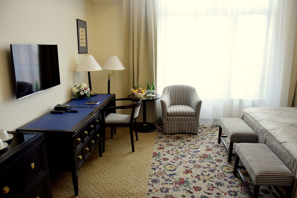 Savoy Hotel Prague 58/82
