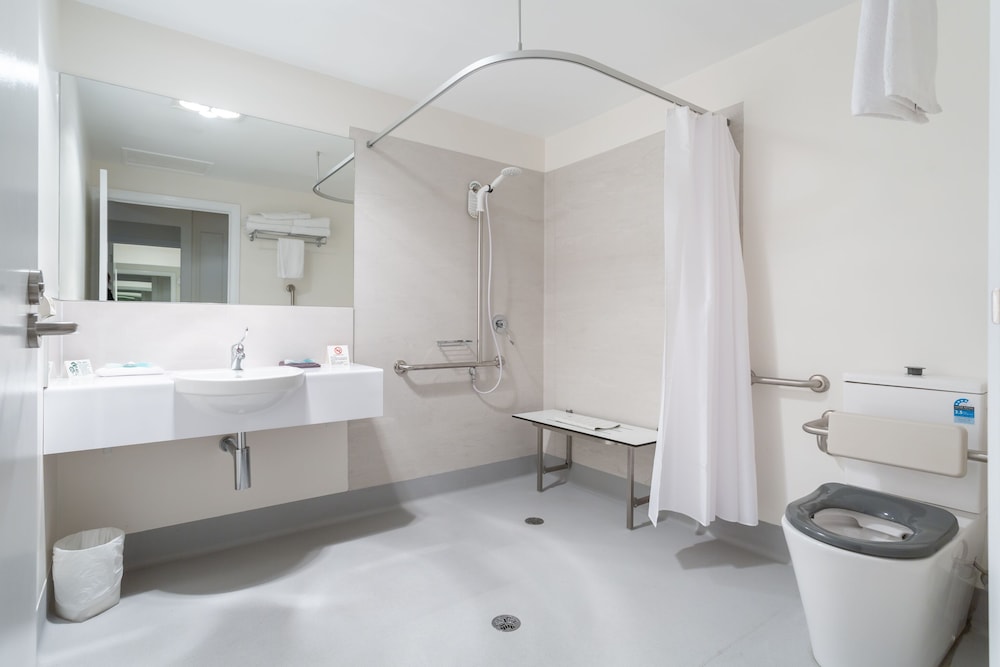 Mayfair Plaza Motel 13/53