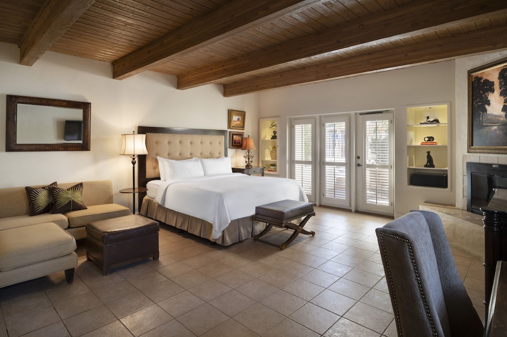 Deluxe, King Bed, Pool Side, Accessible