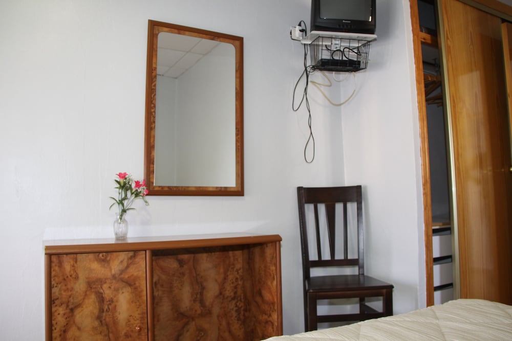 Trabuco Hotel 38/44