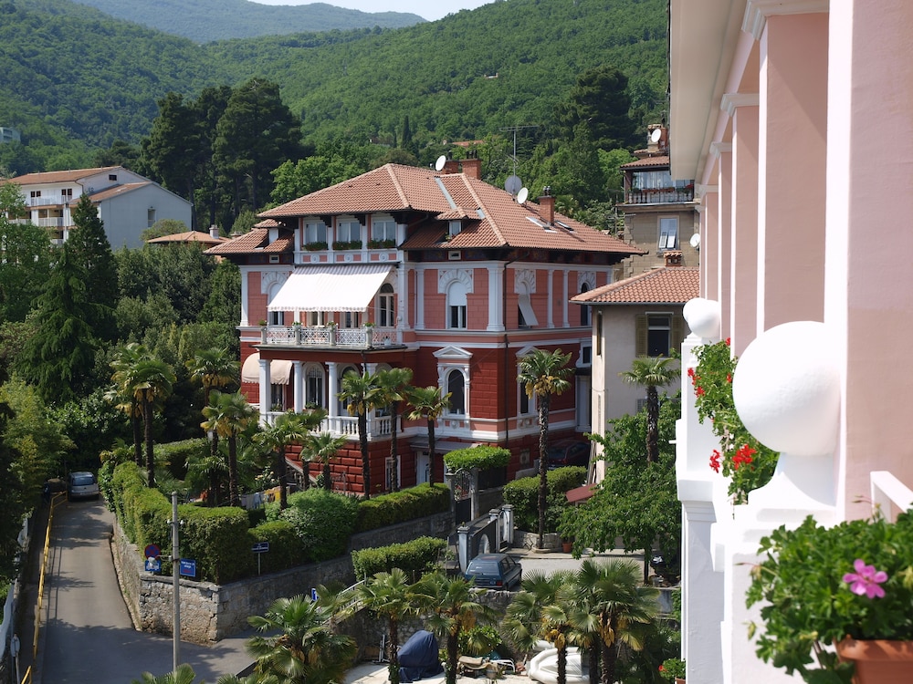 Hotel Mozart 4/51