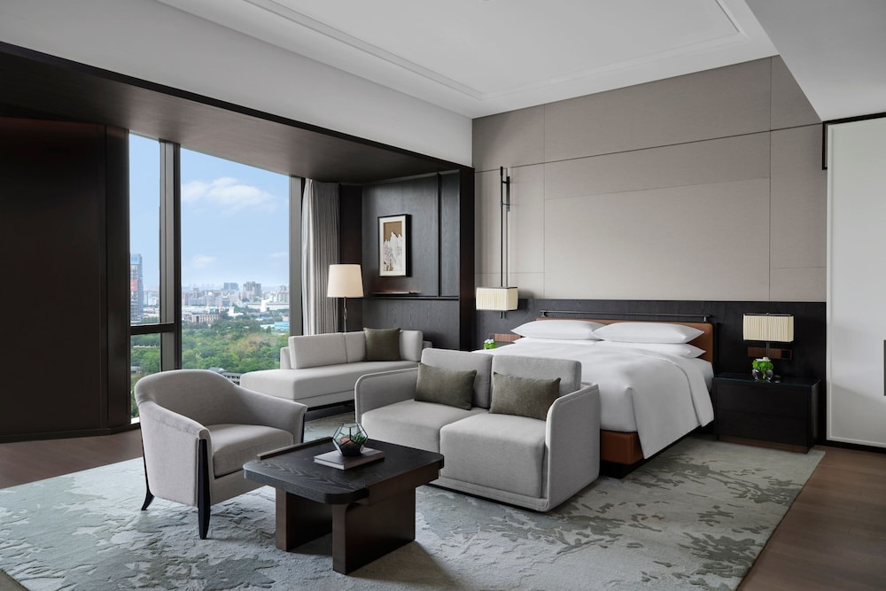 Ambassador, Suite, Double Bed