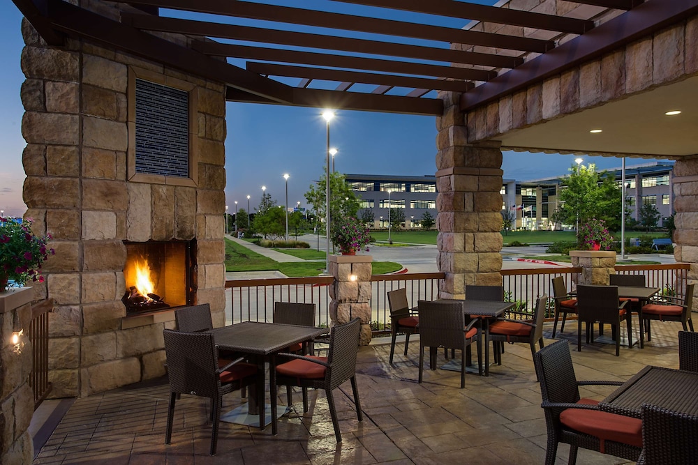 Hyatt Place DFW 51/63
