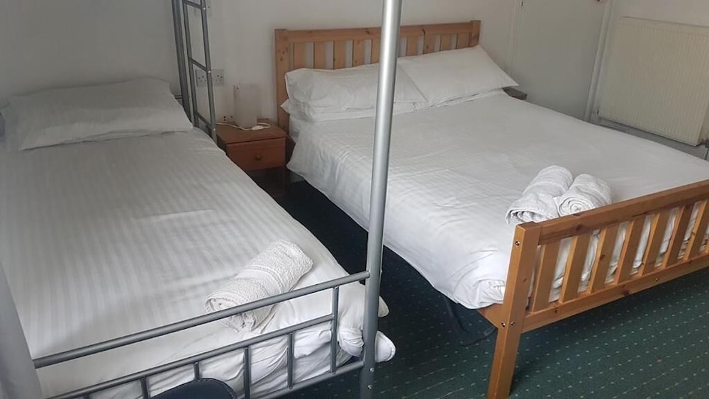 Brampton Guest House 26/50