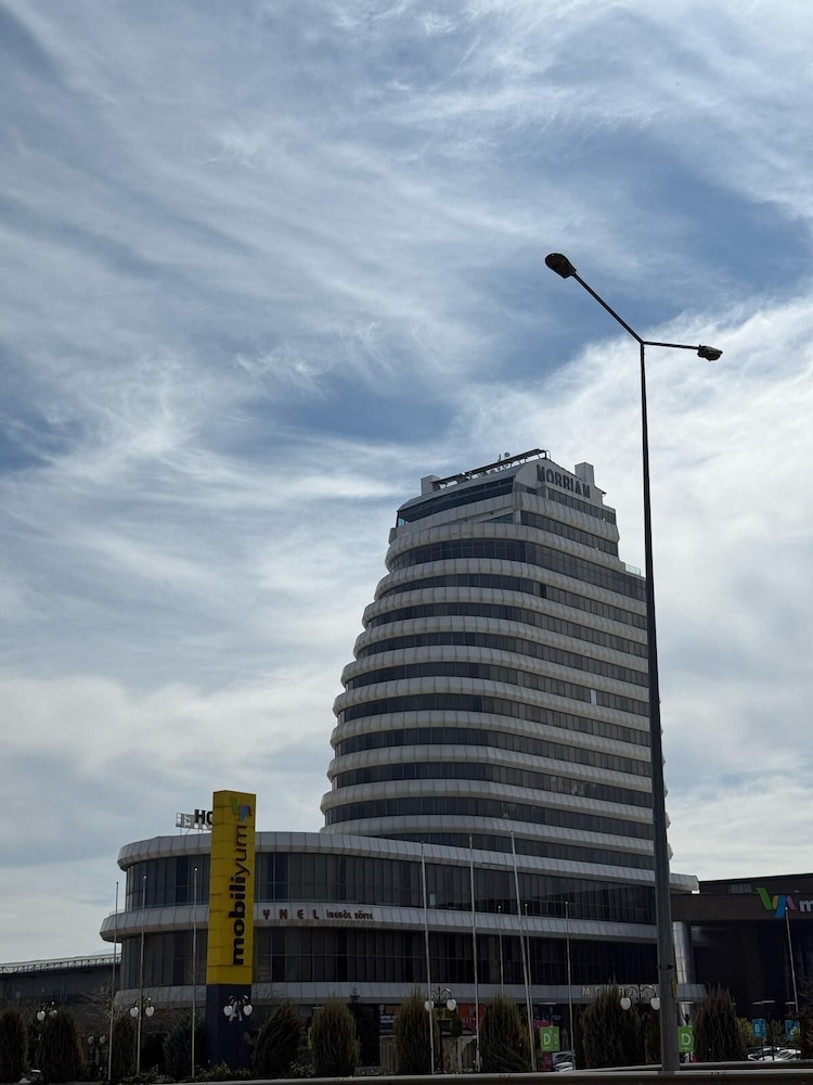 Morrian Hotel 10/50