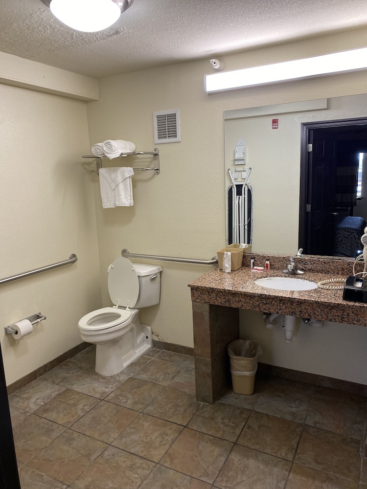 Days Inn by Wyndham Oklahoma City/Moore 18/30