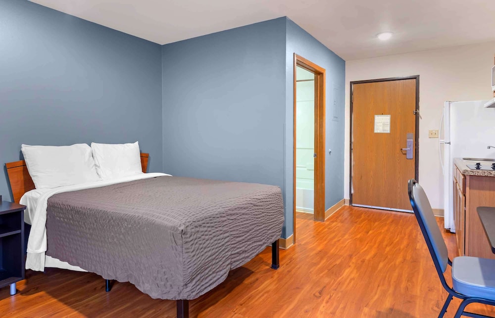 STUDIO, DOUBLE BED