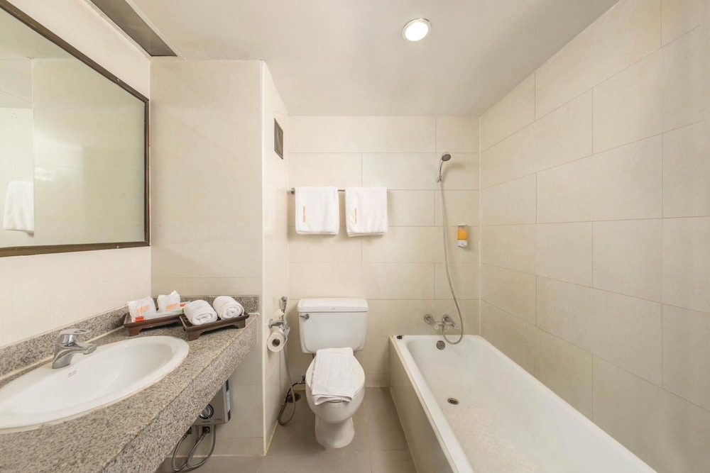 Avana Bangkok Hotel Convention Centre 45/45