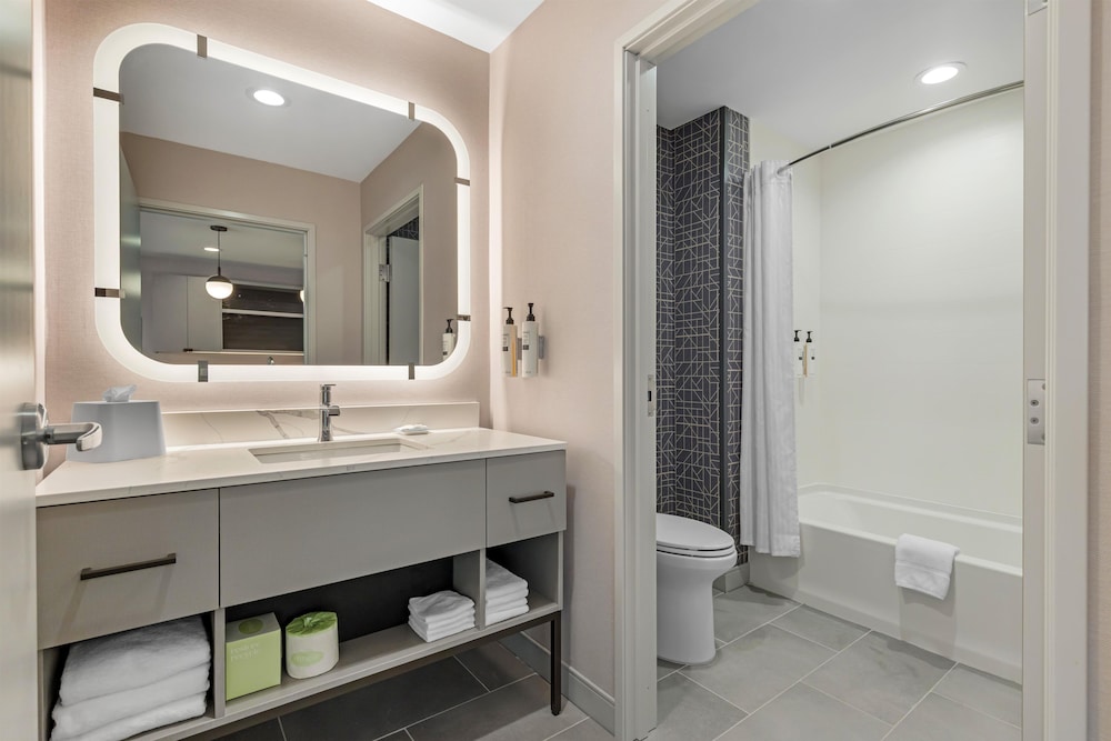Homewood Suites by Hilton Walker Grand Rapids North 53/56