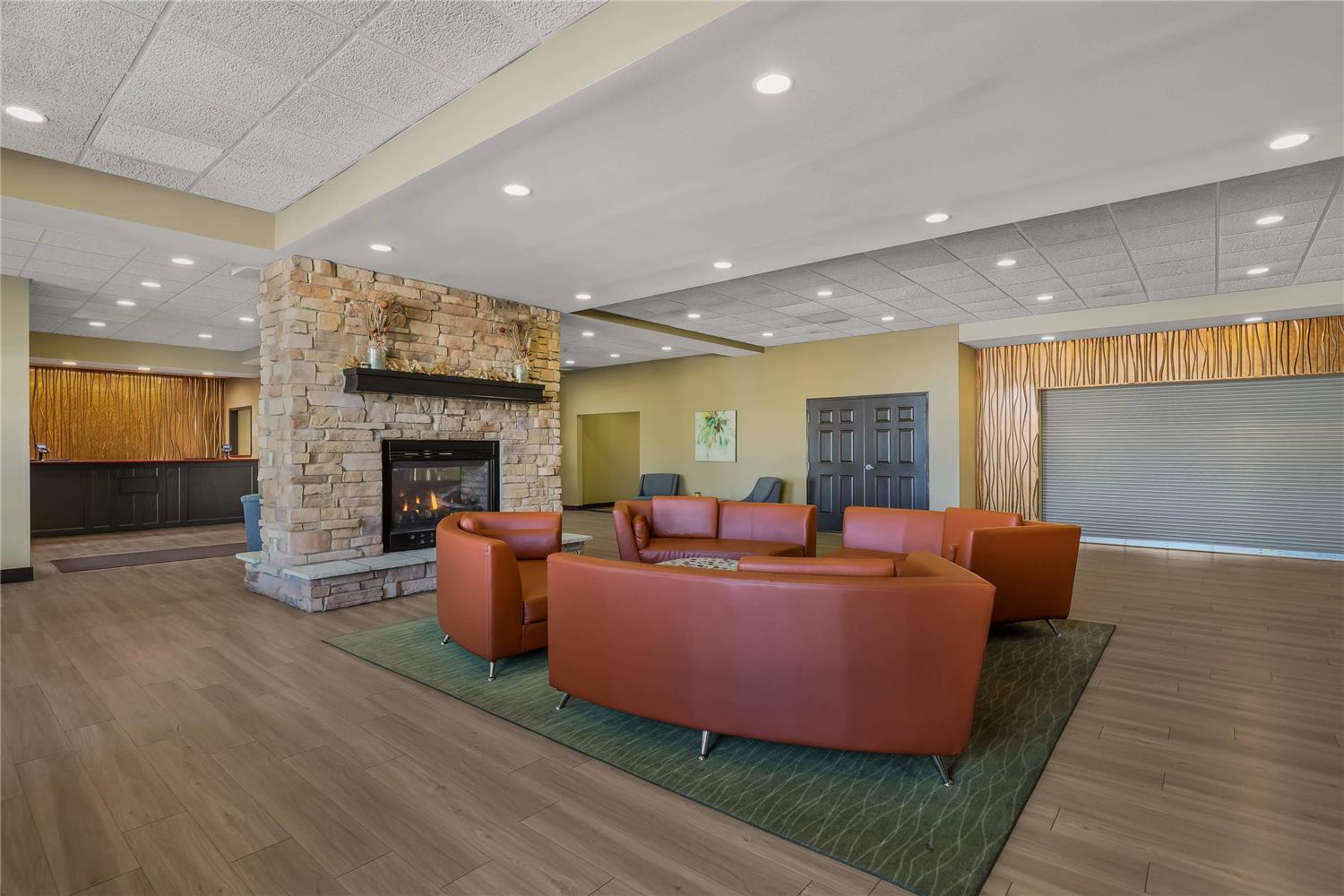 MainStay Suites Fitchburg Madison 21/44